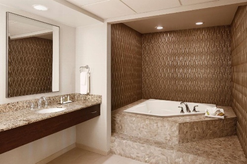DoubleTree By Hilton Hotel Ontario Airport image 11